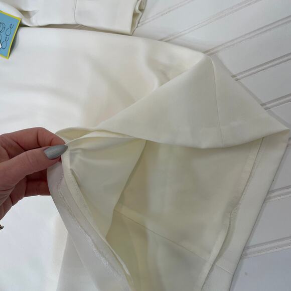 NWT CeCe Womens Optique White Velvet Petals Long Sleeve Mini Shift Dress Size XS - Picture 6 of 8